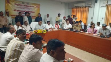 प्रभारी मंत्री ने शासन के विकास प्राथमिकता वाली योजनाओं की समीक्षा
