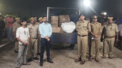 अवैध रुप से भण्डारण किये गये 5 पेटियों, 2 बोरियों में करीब 90 किग्रा अवैध पटाखा बरामद