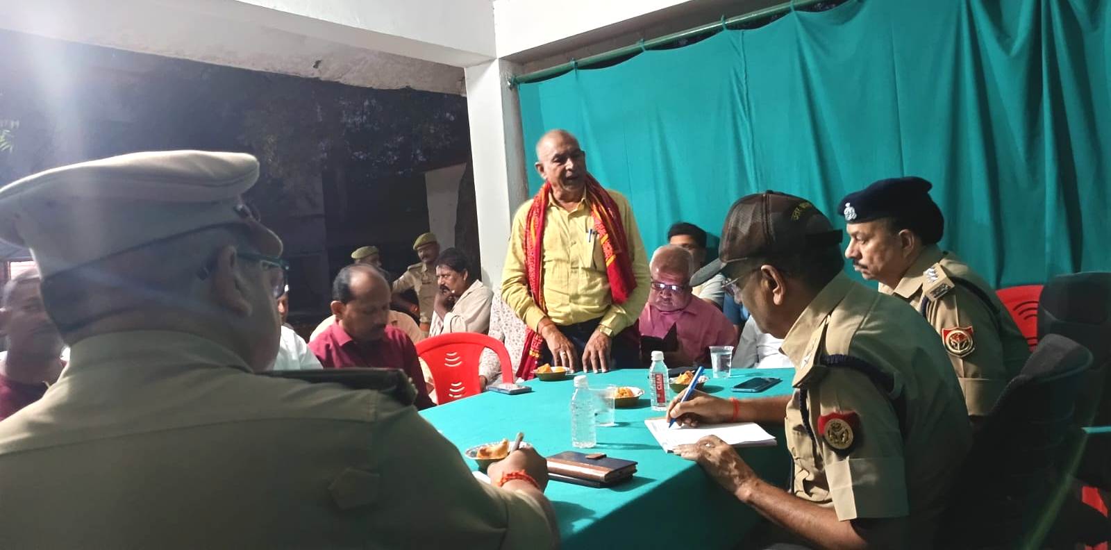 आगामी त्यौहार को लेकर शांति समिति की बैठक सम्पन्न,सुरक्षा को लेकर पुलिस रहेगी एलर्ट-एडिश्नल एसपी आगामी त्यौहार को लेकर शांति समिति की बैठक सम्पन्न,सुरक्षा को लेकर पुलिस रहेगी एलर्ट-एडिश्नल एसपी