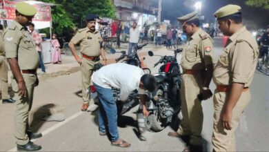 क्षेत्राधिकारी नगर के नेतृत्व में यातायात नियम का उल्लंघन करने वालों के विरुद्ध चलाया गया अभियान क्षेत्राधिकारी नगर के नेतृत्व में यातायात नियम का उल्लंघन करने वालों के विरुद्ध चलाया गया अभियान