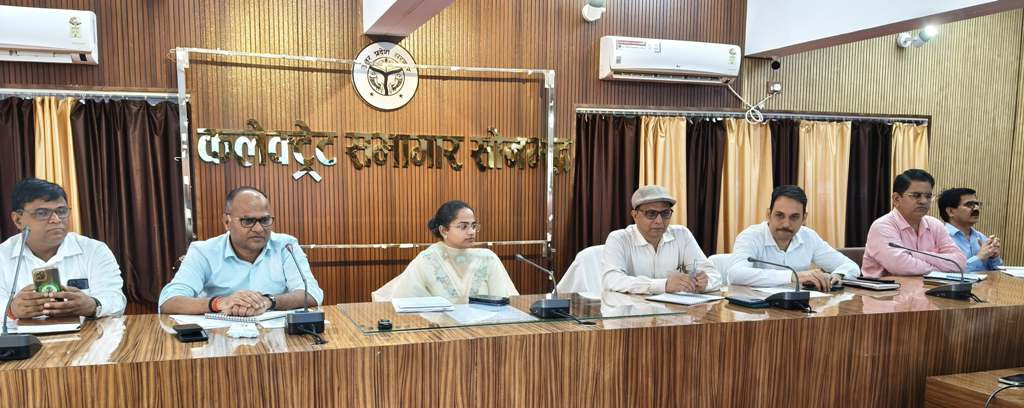 जनसुनवाई समाधान पोर्टल पर जन शिकायतों के त्वरित एवं गुणवत्ता पूर्ण निस्तारण हेतु अधिकारियों के साथ बैठक जनसुनवाई समाधान पोर्टल पर जन शिकायतों के त्वरित एवं गुणवत्ता पूर्ण निस्तारण हेतु अधिकारियों के साथ बैठक