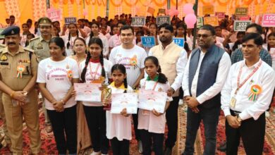 महिला सशक्तिकरण और जनजागरूकता का संदेश देने हेतु पुलिस अधीक्षक स्वयं भी दौड़ में सम्मिलित हुए
