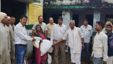 रामपुर गाॅव में कैम्प लगाकर लोगों का स्वास्थ्य परीक्षण व राशन कीट का वितरण