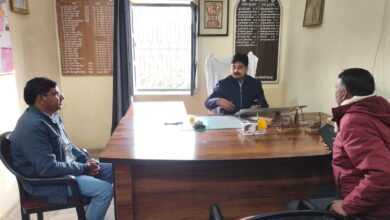 शिक्षकों की मांगो को लेकर बीएसए से मिला राष्ट्रीय शैक्षिक महासंघ प्रतिनिधिमंडल