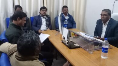 उप-श्रमायुक्त के आश्वासन पर बोकारो जिला में कार्यरत आउटसोर्सिंग स्वास्थ्य कर्मियों का हड़ताल समाप्त