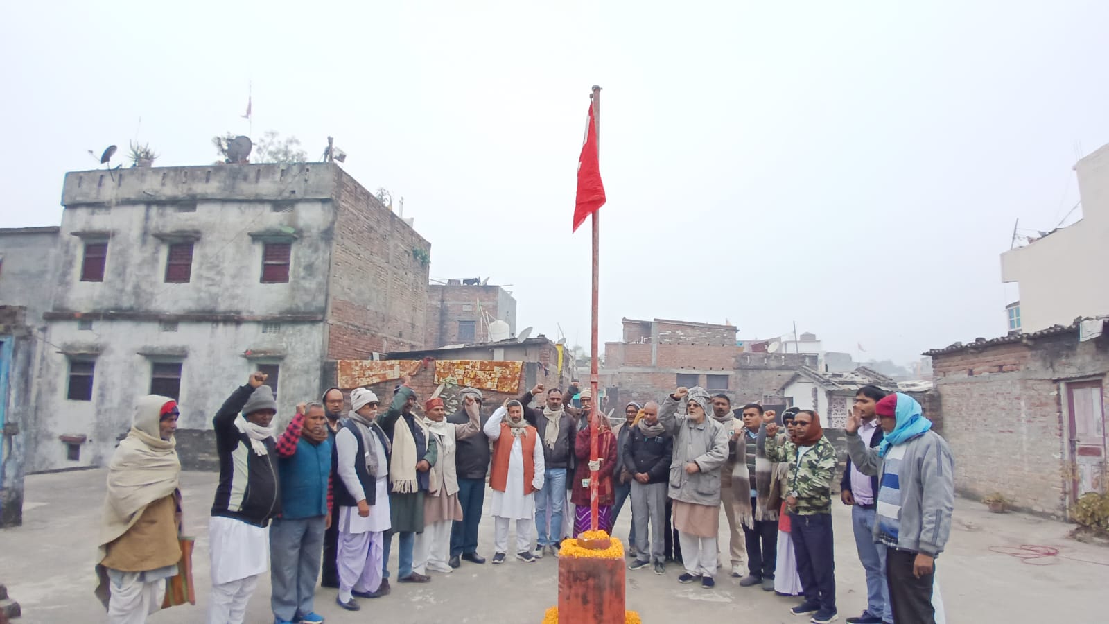 भाकपा स्थापना के 100 वर्ष पूरे, बलिराम भवन में झंडोत्तोलन, शताब्दी वर्ष पर ओमप्रकाश क्रांति का सरकार पर तीखा प्रहार, चरणबद्ध आंदोलन का ऐलान