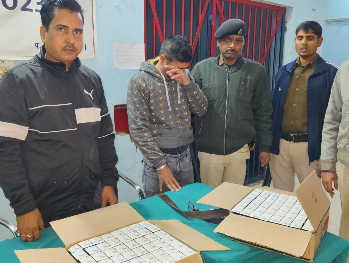 बेतिया नगर पुलिस ने भारी मात्रा में विदेशी शराब के साथ एक कारोबारी को किया गिरफ्तार