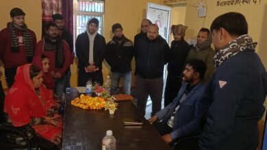अमेरिका और भारत के अर्थशास्त्रीयों के द्वारा *बिहार के विकास पर मंथन* करने के लिए श्री खंडी भिट्ठा पहुचे SDM गौरव कुमार
