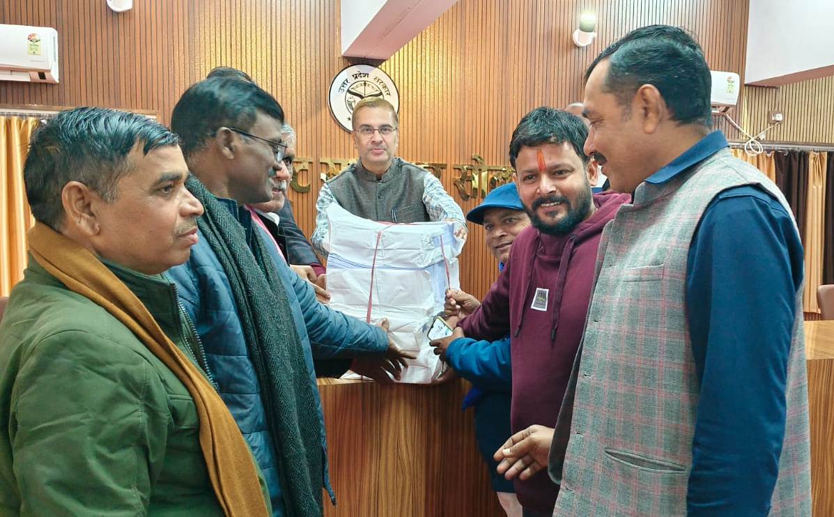 निर्वाचक नामावली से कोई भी अर्ह मतदाता का नाम अपमार्जित न हो तथा अनर्ह व्यक्ति का नाम न जुड़े-जिला निर्वाचन अधिकारी