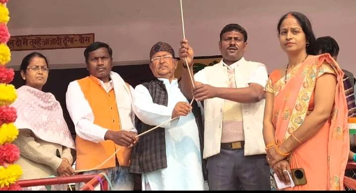 सिन्दुरिया में उच्च प्राथमिक विद्यालय में गणंतंत्र दिवस बड़े धुमधाम से मनाया गया।