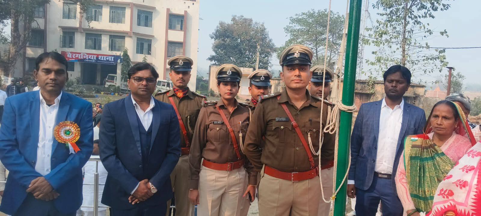 77 वें गणतंत्र दिवस पर बैरगनिया प्रखंड के सरकारी,गैरसरकारी कार्यालय व प्रतिष्ठानों पर तिरंगा ध्वज लहरा कर सलामी दी गयी