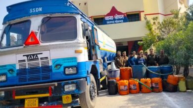 अवैध तेल कारोबार के खिलाफ बड़ी कार्रवाई, 3 अभियुक्त गिरफ्तार, भारी मात्रा में डीजल-पेट्रोल बरामद,