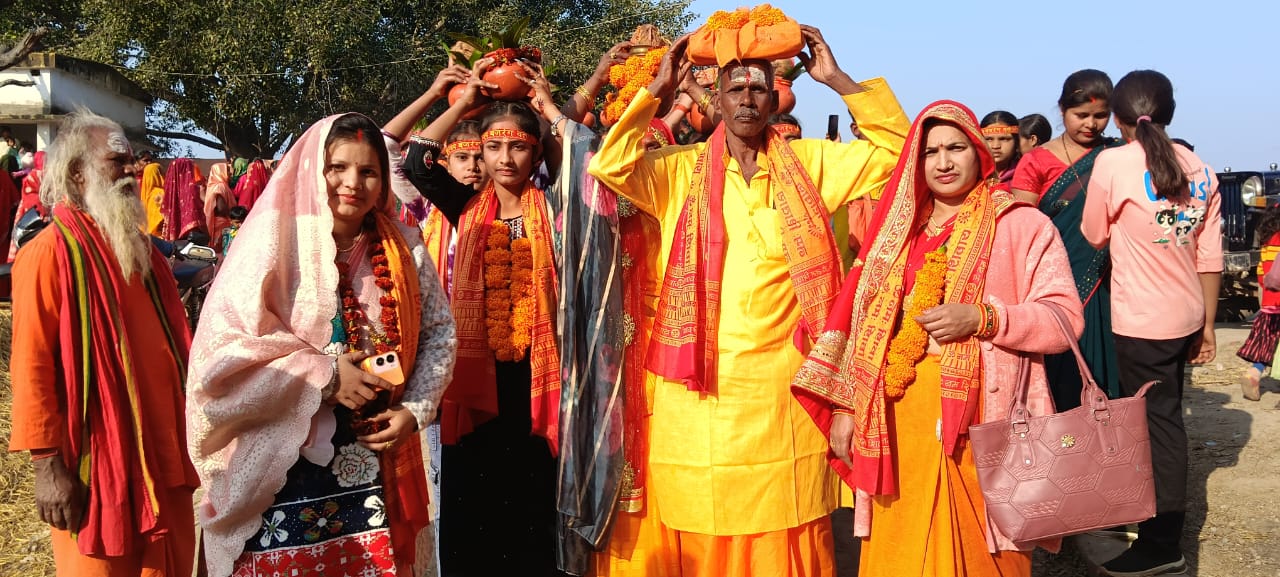 सोनभद्र-निकली कलश यात्रा,नौ दिवसीय विराट रूद्र महायज्ञ शुरू