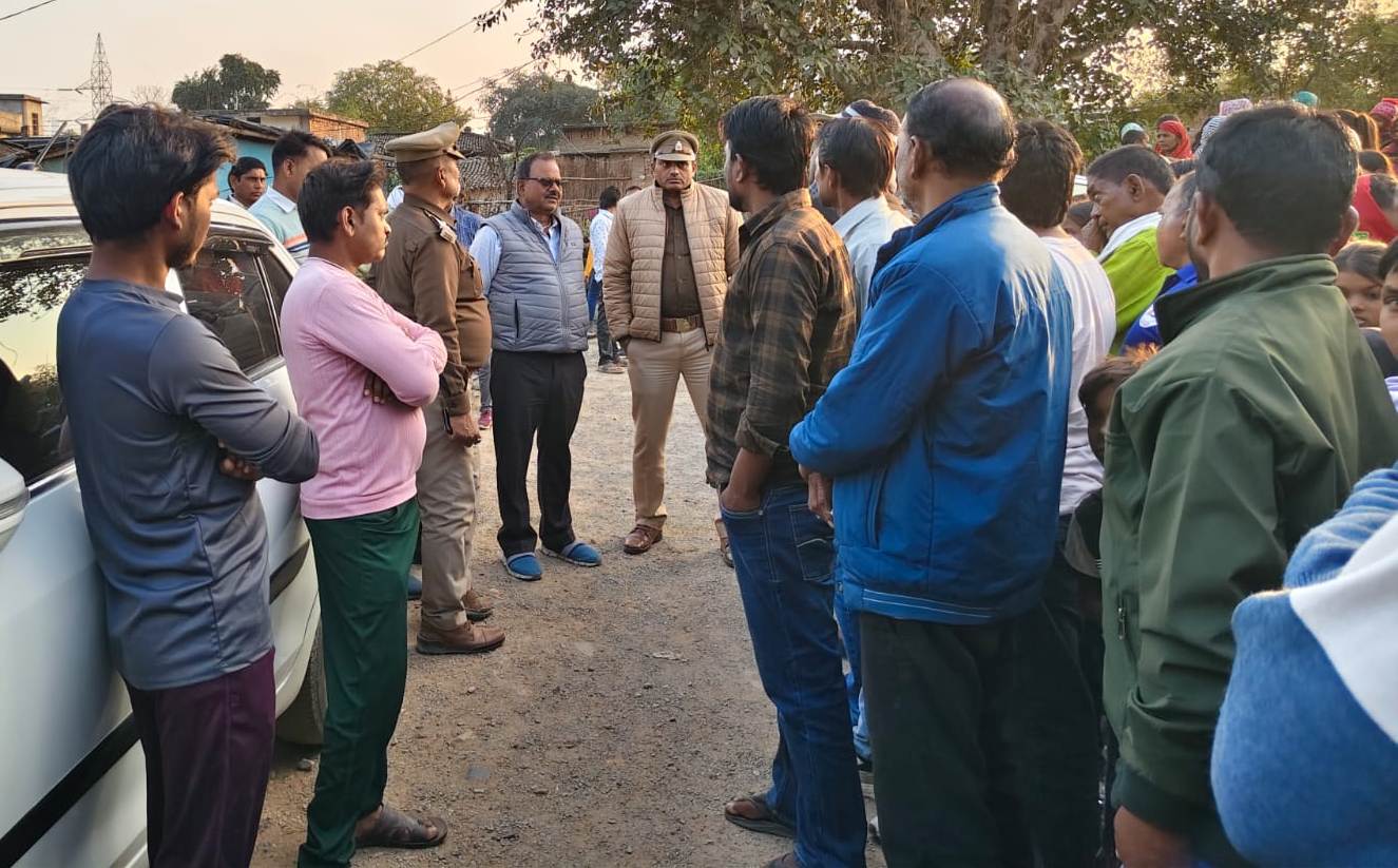 नशे की हालात में बिजली टावर पर चढ़ा युवक, मुंह के बल गिरने से युवक की दर्दनाक मौत. नशे की हालात में बिजली टावर पर चढ़ा युवक, मुंह के बल गिरने से युवक की दर्दनाक मौत.