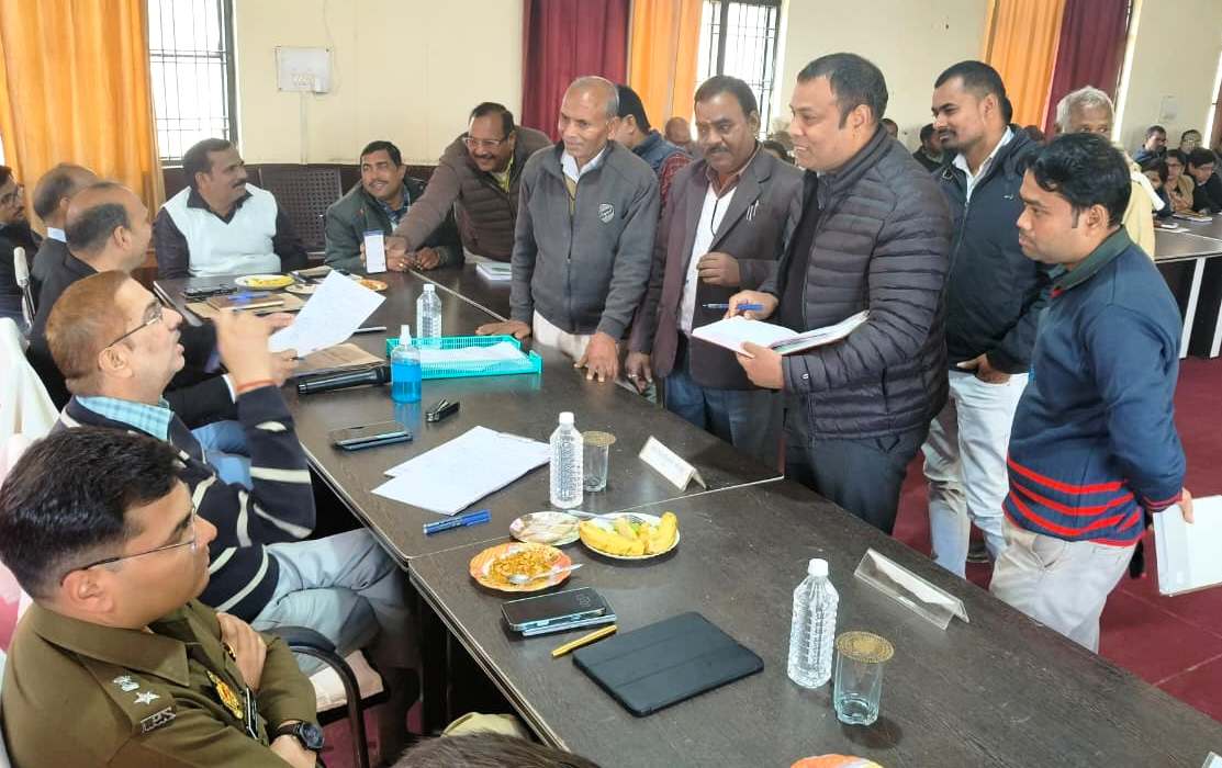 सोनभद्र-शिकायतकर्ताओं की शिकायतों का निस्तारण गुणवत्तापूर्ण व समयबद्ध तरीके से किया जाये सुनिश्चित-जिलाधिकारी सोनभद्र-शिकायतकर्ताओं की शिकायतों का निस्तारण गुणवत्तापूर्ण व समयबद्ध तरीके से किया जाये सुनिश्चित-जिलाधिकारी