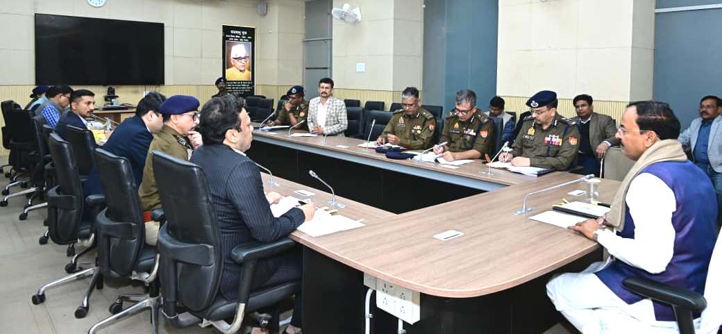 उप मुख्यमंत्री केशव प्रसाद मौर्य ने बजट सत्र से पूर्व कानून-व्यवस्था की समीक्षा की