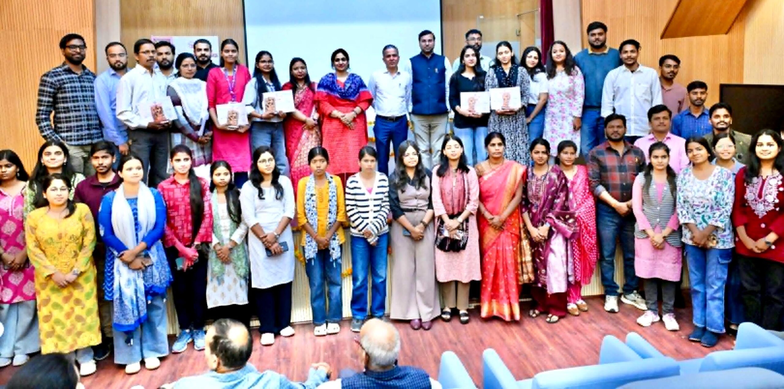 उत्तर प्रदेश राज्य संग्रहालय में 10 दिवसीय कला पाठ्यक्रम संपन्न, देशभर के प्रतिभागियों ने दिखाई प्रतिभा