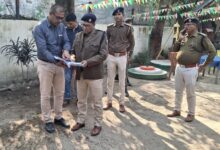 बगहा एसपी रामानंद कौशल ने बगहा पुलिस कार्यालय का किया औचक निरीक्षण