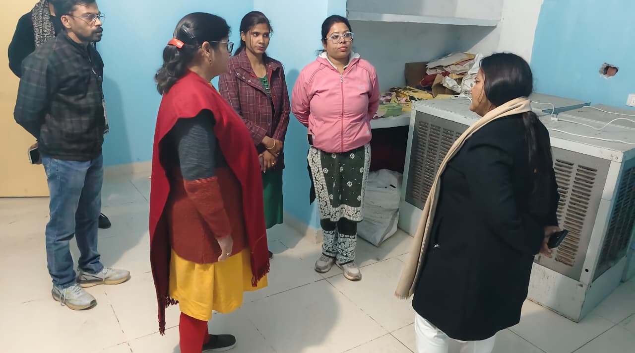राज्य महिला आयोग की सदस्या द्वारा वन स्टॉप सेंटर, महिला बन्दी गृह, जिला संयुक्त चिकित्सालय का किया  निरीक्षण