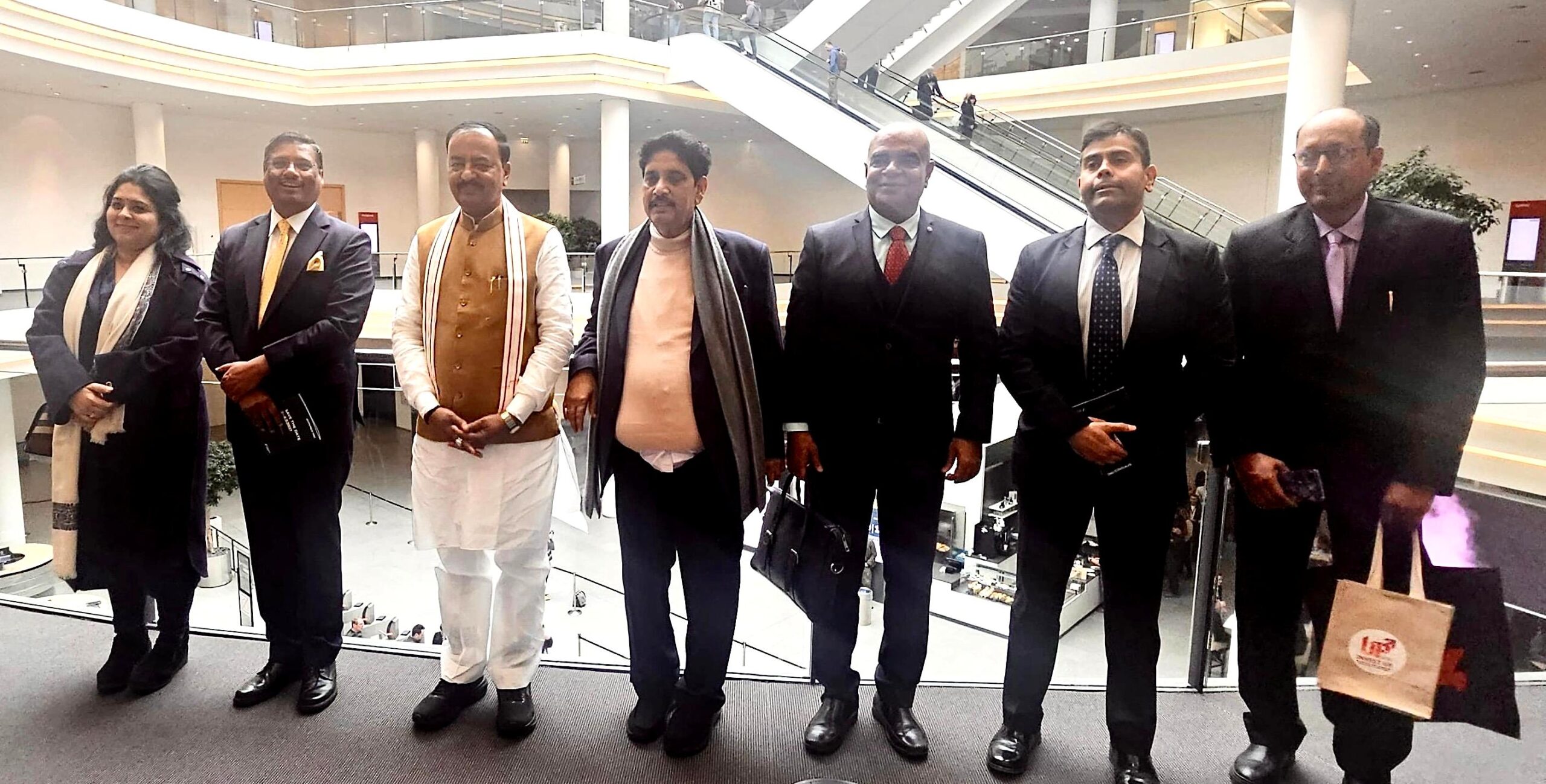 उप मुख्यमंत्री केशव प्रसाद मौर्य के जर्मनी दौरे में निवेश को नई गति उप मुख्यमंत्री केशव प्रसाद मौर्य के जर्मनी दौरे में निवेश को नई गति