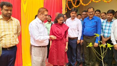 डायट परिसर में नव निर्मित बीएसए कार्यालय का डीएम व सीडीओ ने किया उद्घाटन
