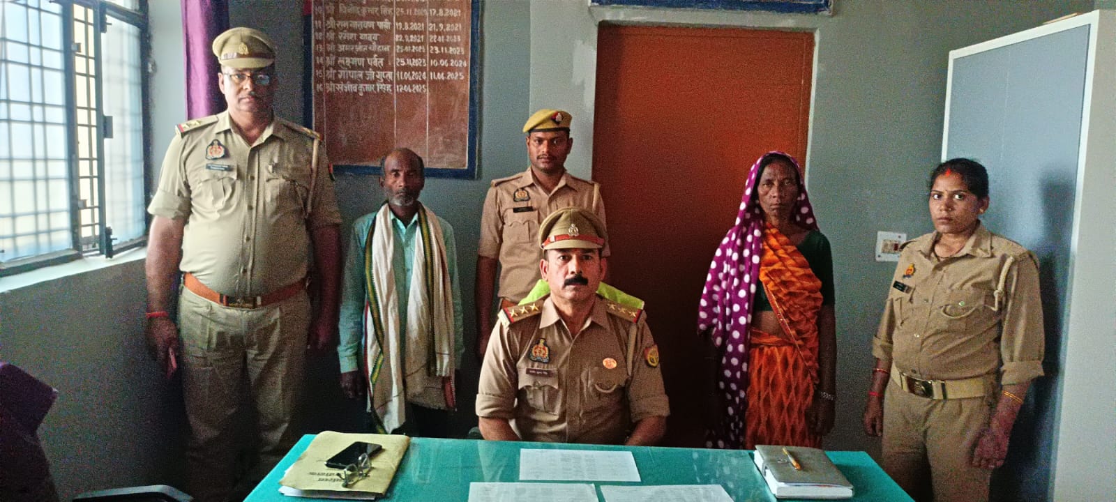 थाना कोन पुलिस द्वारा 07 गोवंश बरामद कर, मौके से 02 तस्करो को किया गया गिरफ्तार थाना कोन पुलिस द्वारा 07 गोवंश बरामद कर, मौके से 02 तस्करो को किया गया गिरफ्तार