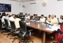 मंडलीय समीक्षा बैठक में योजनाओं की प्रगति पर जोर, लापरवाही पर सख्त कार्रवाई के निर्देश