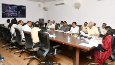 मंडलीय समीक्षा बैठक में योजनाओं की प्रगति पर जोर, लापरवाही पर सख्त कार्रवाई के निर्देश