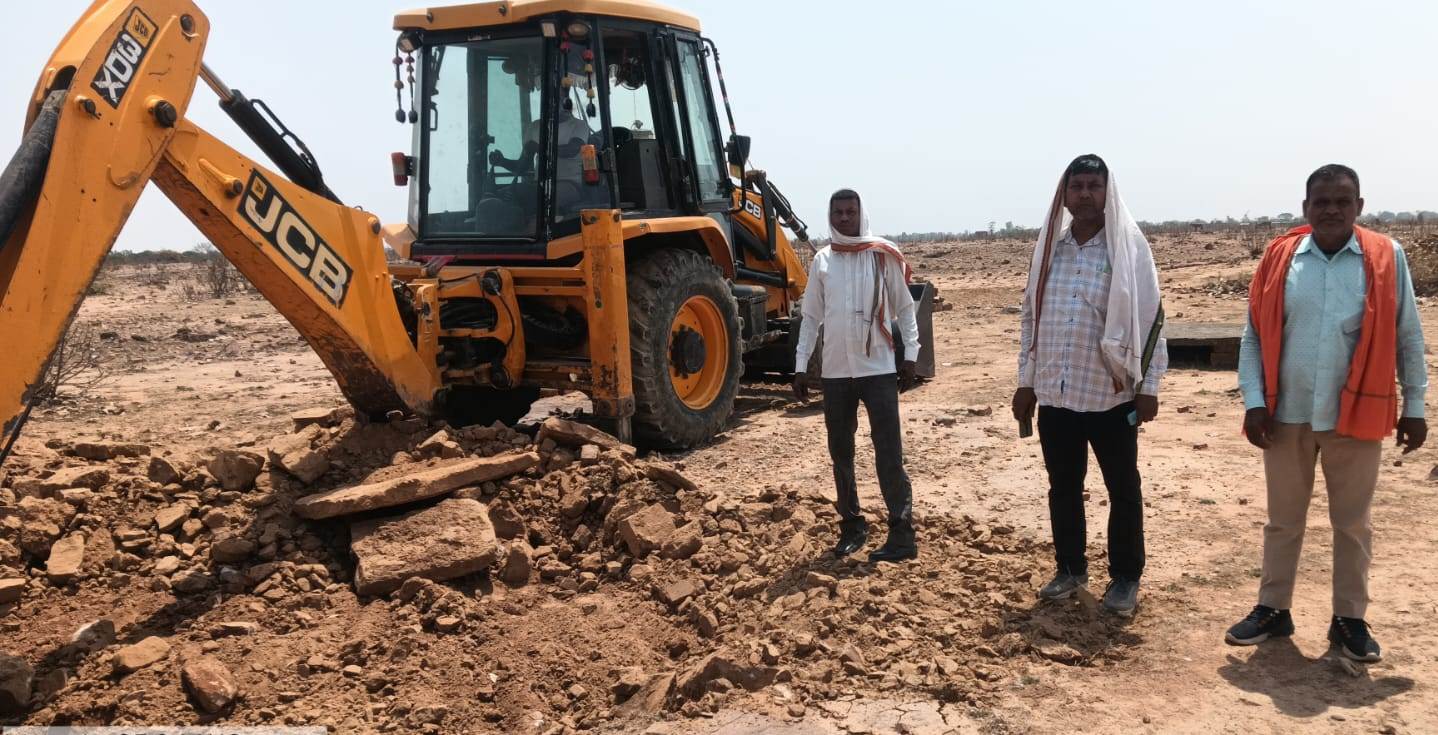 प्रयागराज-सरकारी जमीनों को अवैध कब्जों से कराया गया मुक्त