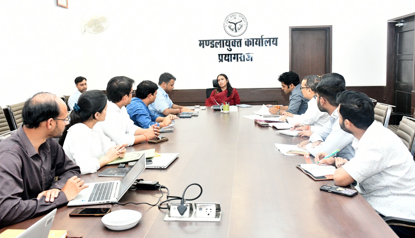 प्रयागराज में हरित पट्टियों के रखरखाव पर सख्ती, लापरवाही पर कार्रवाई के निर्देश