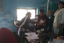 जैनामोंड में जंगल नुमा खंडहर के मुर्गी फार्म हाउस में चल रहा आंगनबाड़ी केंद्र 