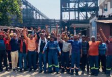 मजदूर हटेंगे तो अधिकारियों का करेंगे हुक्का-पानी जाम : राजेन्द्र सिंह