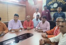 हवाई अड्डा पर दोहरी चरित्र और गंदी राजनीति करना बंद करें: सांसद 