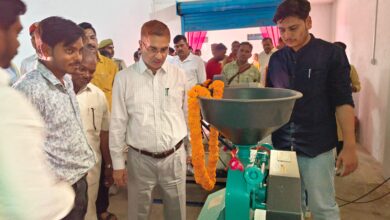 पीएमएफएमई योजना के तहत मिलेट्स प्रोसेसिंग यूनिट का जिलाधिकारी ने फीता काट कर किया उद्घाटन