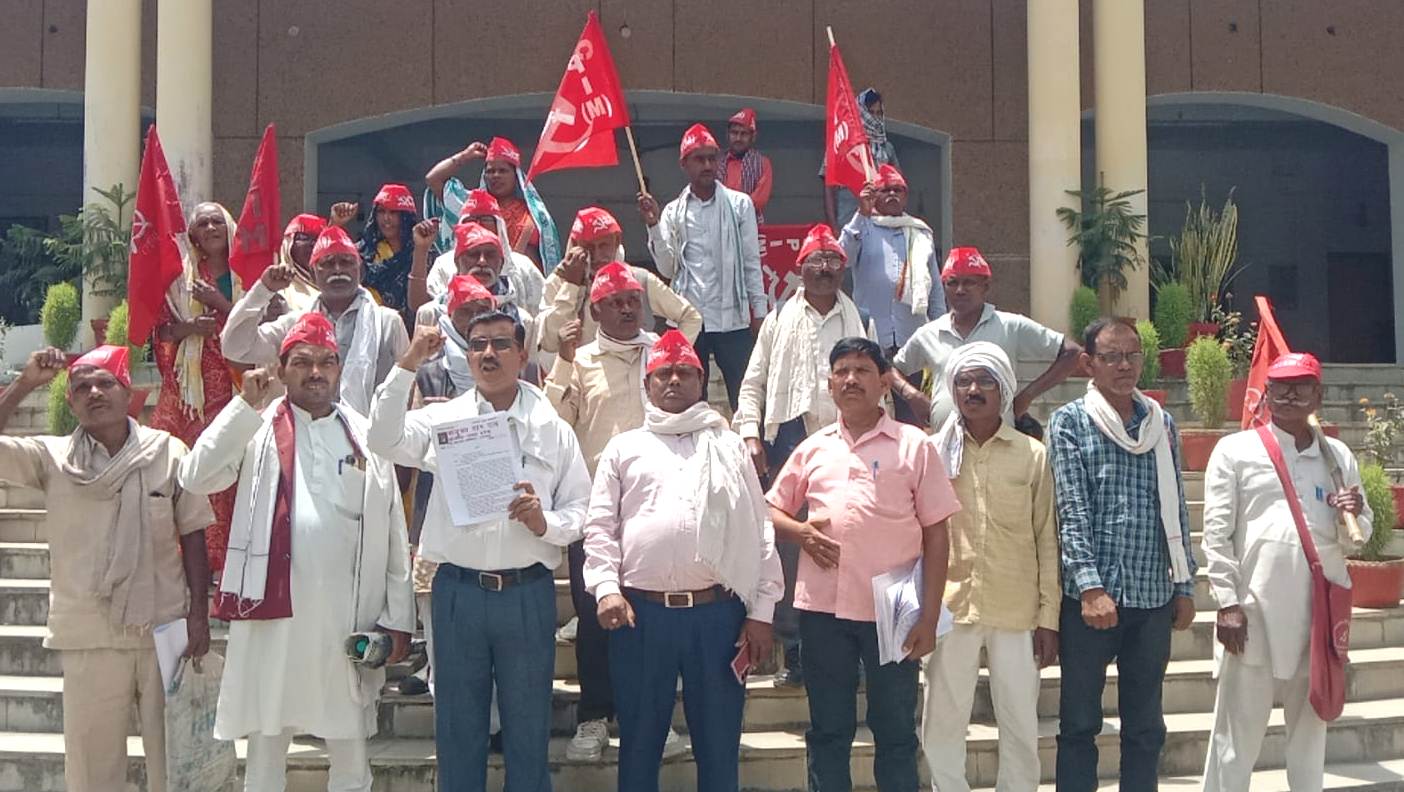 मजदूरों के आंदोलन और नेताओं पर किए जा रहे पुलिसिया कार्रवाई को रोका जाए-वामदल।