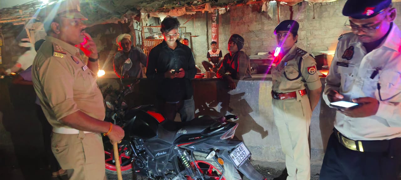 यातायात नियमों के उल्लंघन पर सख्ती, व्यापक चेकिंग अभियान में यातायात नियमों का उल्लंघन करने वाले वाहनों पर कार्रवाई यातायात नियमों के उल्लंघन पर सख्ती, व्यापक चेकिंग अभियान में यातायात नियमों का उल्लंघन करने वाले वाहनों पर कार्रवाई