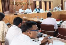 बरसात से पहले नालों की सफाई हर हाल में पूर्ण करें, लापरवाही पर होगी कार्रवाई-जिलाधिकारी