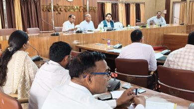 बरसात से पहले नालों की सफाई हर हाल में पूर्ण करें, लापरवाही पर होगी कार्रवाई-जिलाधिकारी