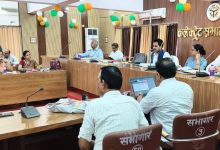 प्रवेश में शिथिलता व लापरवाही बरतने पर सम्बन्धित की जिम्मेदारी तय कर की जायेगी कार्यवाही-जिलाधिकारी