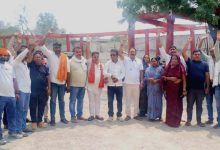 डाला में भयंकर दुर्गंध, स्वास्थ्य के साथ खिलवाड़, अल्ट्राटेक प्रबंधन के विरुद्ध एकत्र होकर नगरवासियों ने किया प्रदर्शन.!