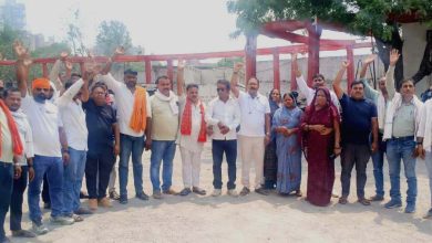 डाला में भयंकर दुर्गंध, स्वास्थ्य के साथ खिलवाड़, अल्ट्राटेक प्रबंधन के विरुद्ध एकत्र होकर नगरवासियों ने किया प्रदर्शन.!