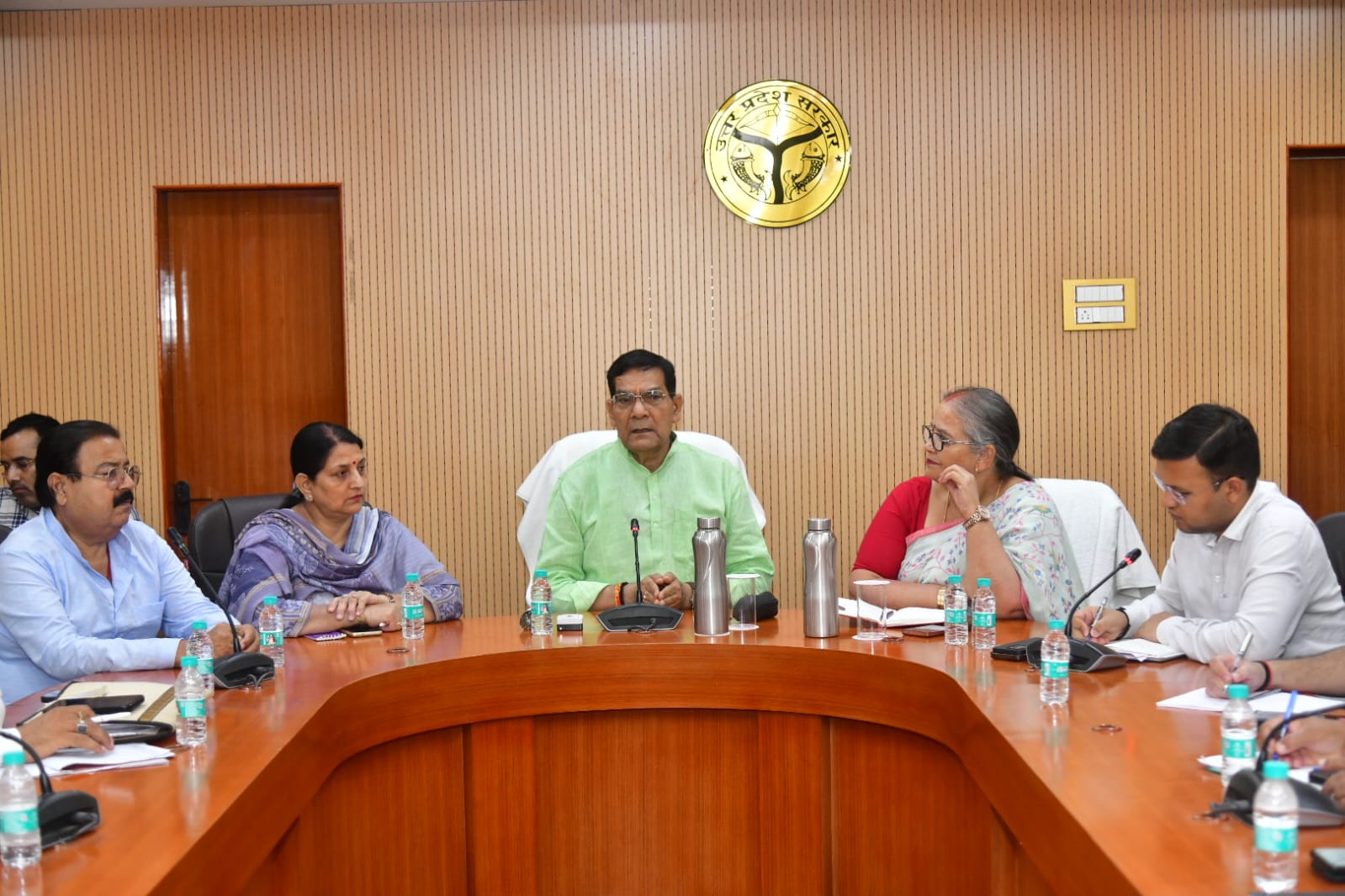 लखनऊ को स्वच्छता सर्वेक्षण में नंबर एक बनाने के लिए सभी मिलकर करें प्रयास: मंत्री ए.के. शर्मा लखनऊ को स्वच्छता सर्वेक्षण में नंबर एक बनाने के लिए सभी मिलकर करें प्रयास: मंत्री ए.के. शर्मा