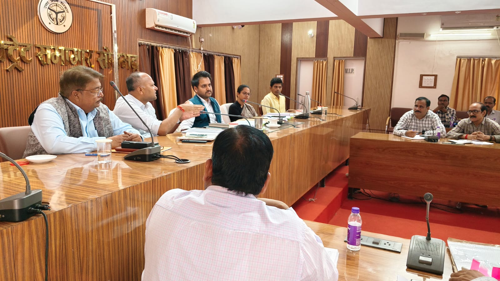 सीएसआर मद से संचालित सभी गतिविधियों की पूर्व सूचना एवं अनुमति अनिवार्य-जिलाधिकारी
