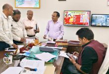 जल जीवन मिशन में फर्जी, कागजों में जलापूर्ति दिखाने वालों पर होगी कठोर कार्यवाही-जिलाधिकारी 
