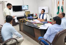 मेडिकल कॉलेज में बेहतर स्वास्थ्य सेवाओं हेतु मैनपावर एवं उपकरणों की उपलब्धता सुनिश्चित करने के निर्देश