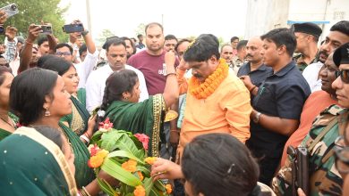 गोमिया में कोनार नदी में नवनिर्मित इंटेकवेल का उद्घाटन मंत्री योगेंद्र प्रसाद ने किया