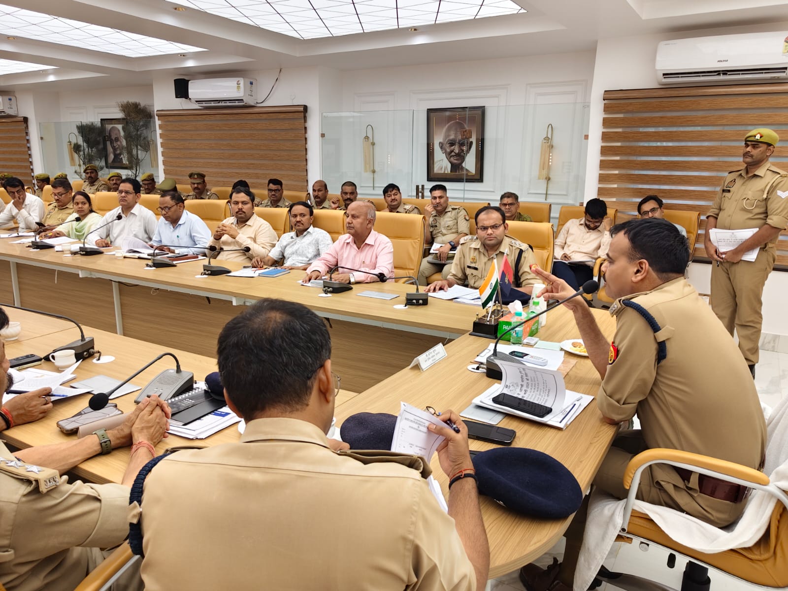 आरक्षी नागरिक पुलिस एवं समकक्ष पदों पर सीधी भर्ती-2025 की लिखित परीक्षा सम्पन्न कराने हेतु बैठक 