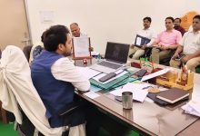 आईजीआरएस शिकायतों के गुणवत्तापूर्ण एवं समयबद्ध निस्तारण पर जिलाधिकारी ने की समीक्षा