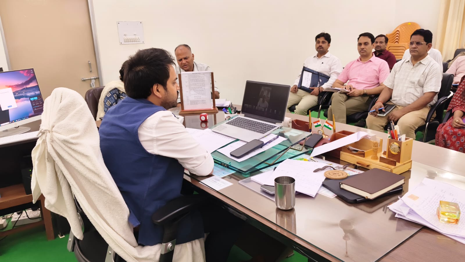 आईजीआरएस शिकायतों के गुणवत्तापूर्ण एवं समयबद्ध निस्तारण पर जिलाधिकारी ने की समीक्षा