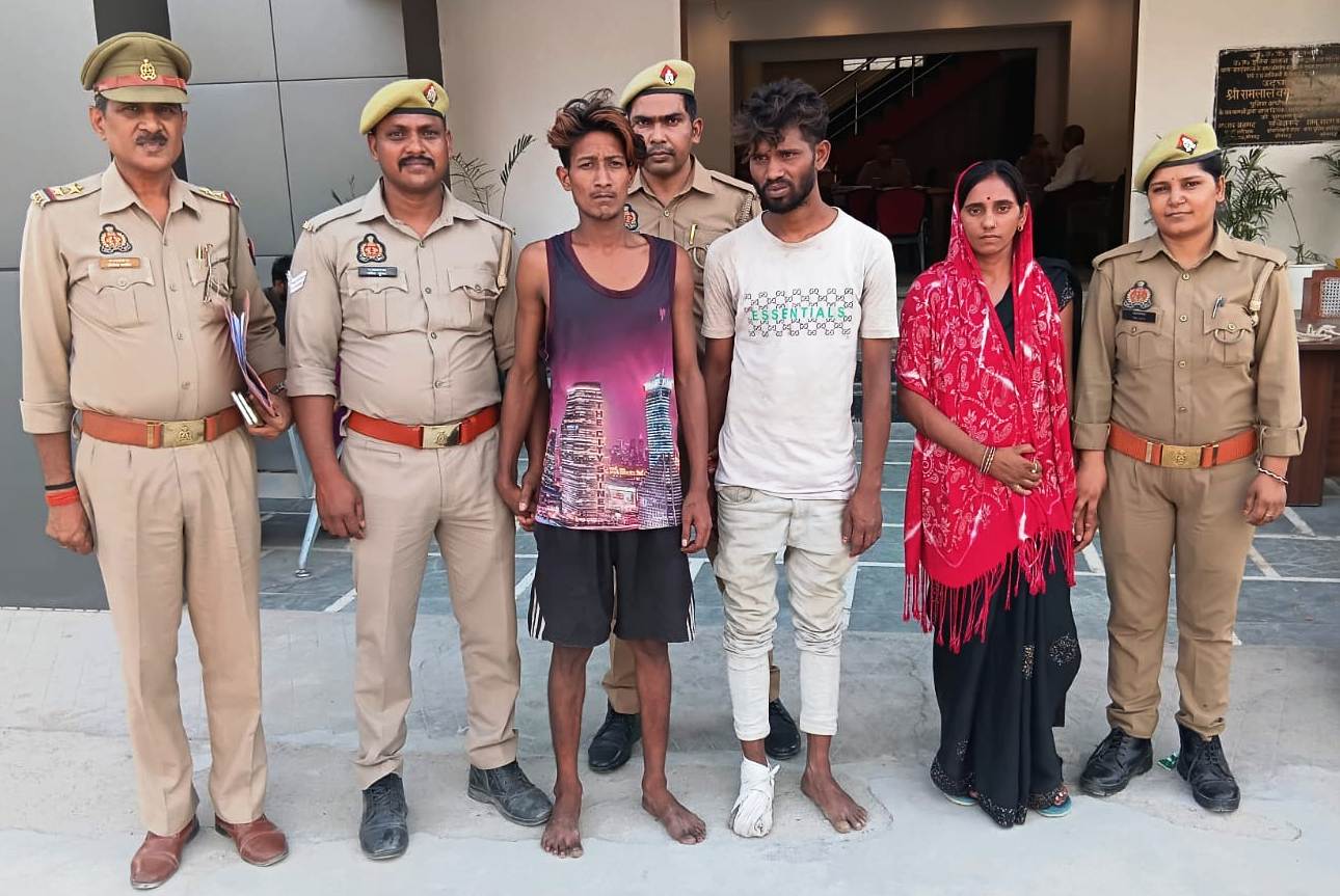 यात्रियों के पर्स से नकदी व कीमती सामान चोरी करने वाले शातिर गिरोह का पर्दाफाश यात्रियों के पर्स से नकदी व कीमती सामान चोरी करने वाले शातिर गिरोह का पर्दाफाश
